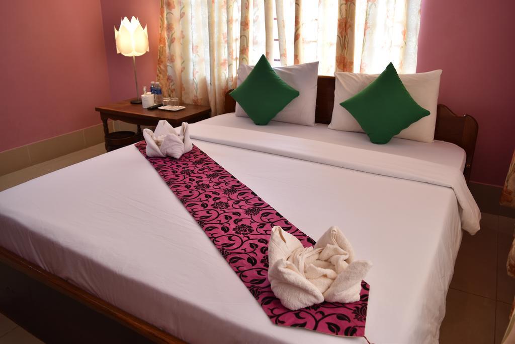 Ta Som Guesthouse & Tour Services Siem Reap Bagian luar foto