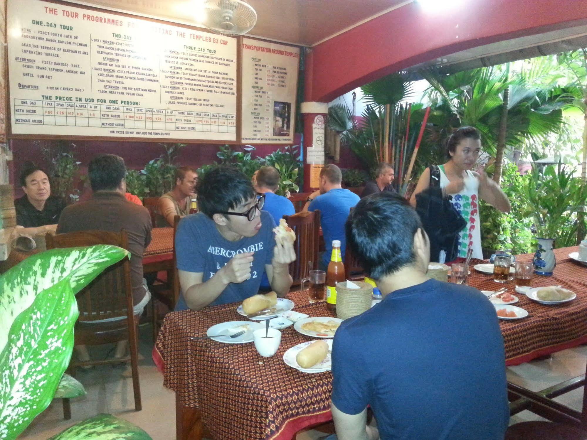 Ta Som Guesthouse & Tour Services Siem Reap Bagian luar foto