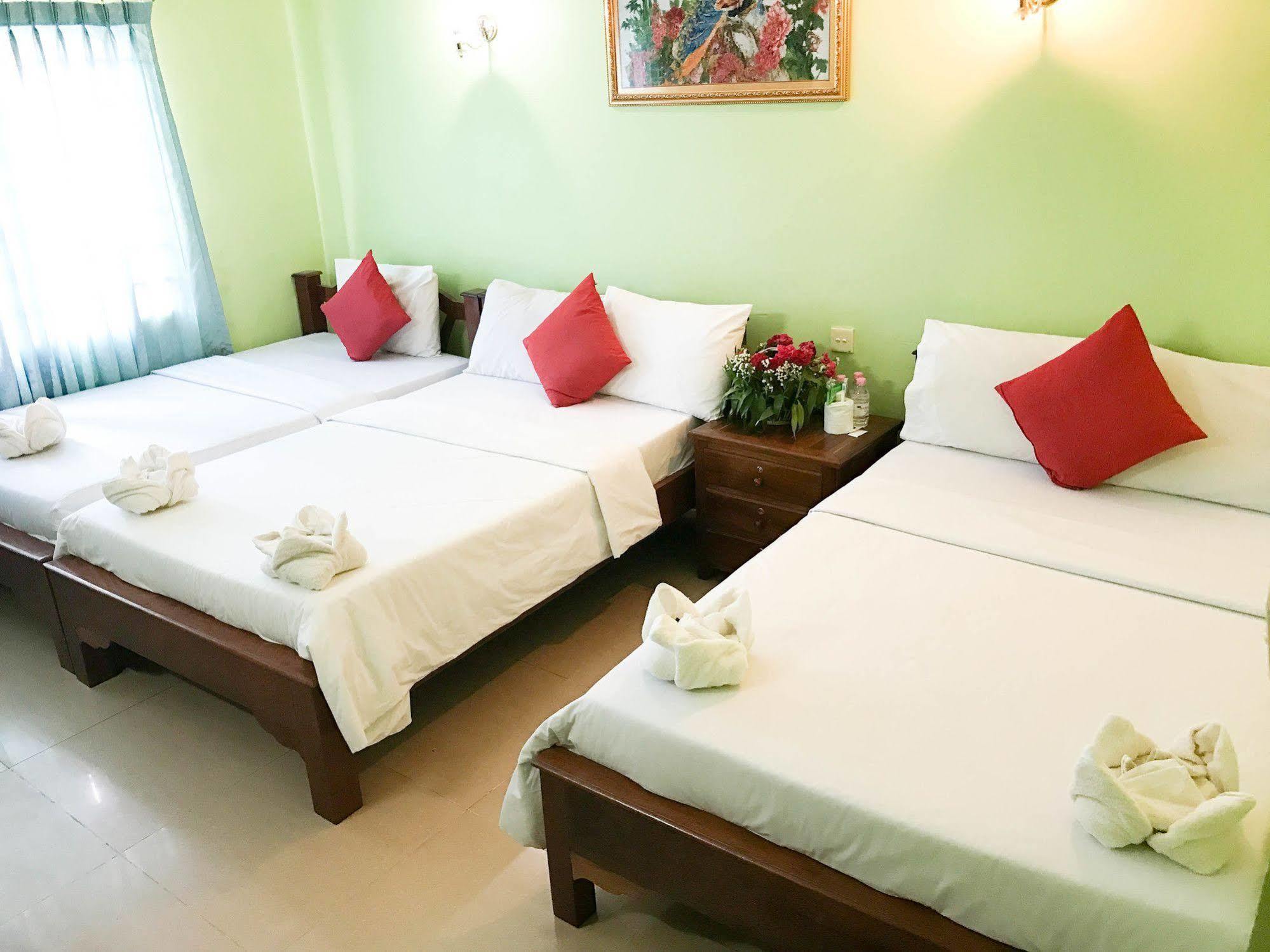 Ta Som Guesthouse & Tour Services Siem Reap Bagian luar foto